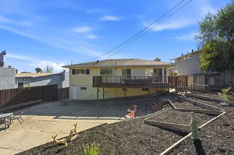Exterior - 926 Larkspur Dr, Millbrae, CA 94030 photo 5 of 7