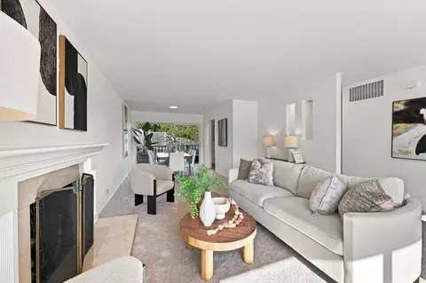Living - 926 Larkspur Dr, Millbrae, CA 94030 photo 2 of 7