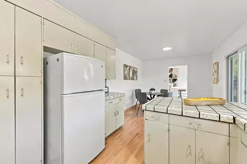 Kitchen - 926 Larkspur Dr, Millbrae, CA 94030 photo 2 of 2