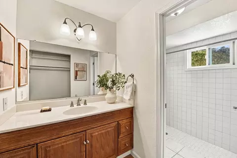 Bath - 36086 Malta Pl, Fremont, CA 94536 photo 2 of 5