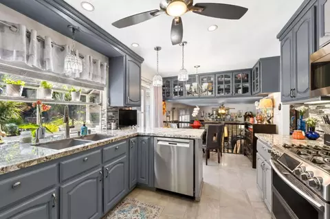 Kitchen - 2226 Ruby Ave, San Jose, CA 95148 photo 4 of 5
