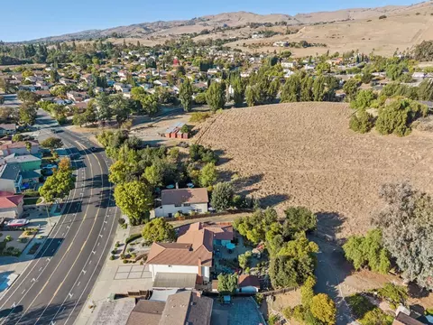 View/Area - 2226 Ruby Ave, San Jose, CA 95148 photo 3 of 7