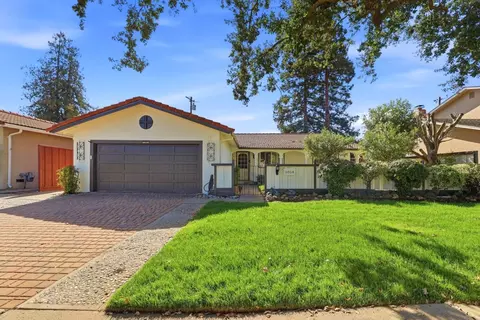 1054 Timber Crest Dr, San Jose, CA 95120
