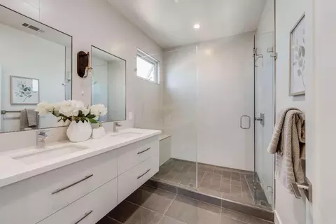 Bath - 300 Helen Dr, Millbrae, CA 94030 photo 6 of 6