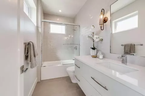 Bath - 300 Helen Dr, Millbrae, CA 94030 photo 5 of 6