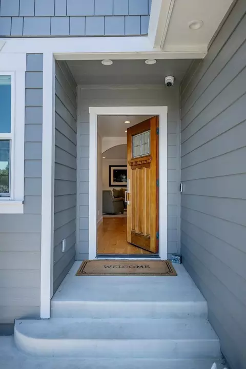 Entry Way - 1600 Ark St, San Mateo, CA 94403 photo 1 of 1