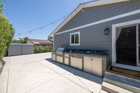 Exterior - 1600 Ark St, San Mateo, CA 94403 photo 3 of 6