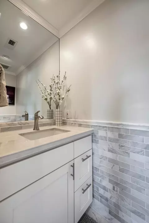 Bath - 1600 Ark St, San Mateo, CA 94403 photo 3 of 4