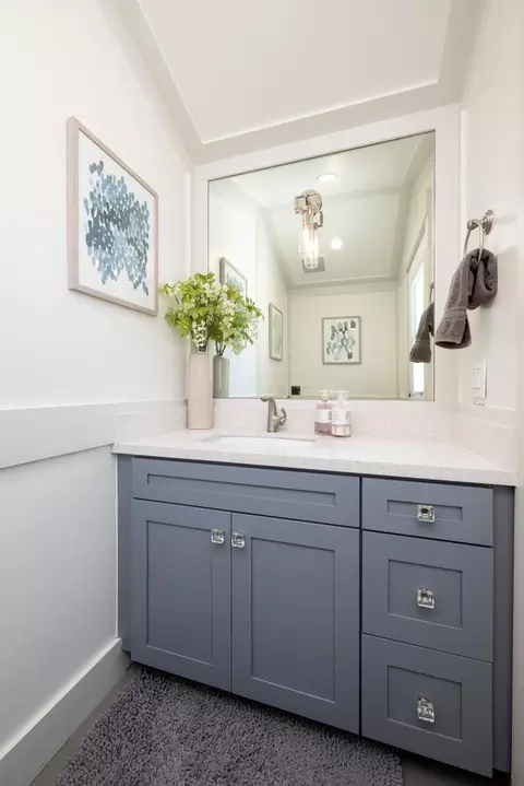 Bath - 1600 Ark St, San Mateo, CA 94403 photo 4 of 4