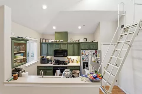 Kitchen - 2309 Palmetto Ave, Pacifica, CA 94044 photo 7 of 7