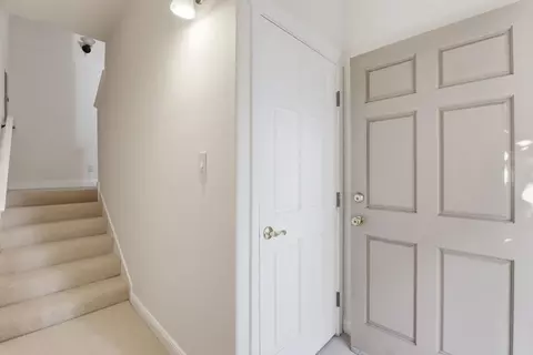 Entry Way - 2309 Palmetto Ave, Pacifica, CA 94044 photo 3 of 7