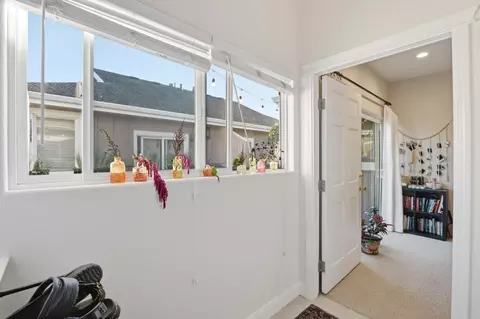Entry Way - 2309 Palmetto Ave, Pacifica, CA 94044 photo 6 of 7
