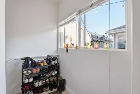 Entry Way - 2309 Palmetto Ave, Pacifica, CA 94044 photo 5 of 7