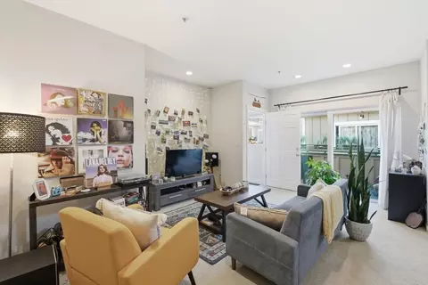 Living - 2309 Palmetto Ave, Pacifica, CA 94044 photo 2 of 3