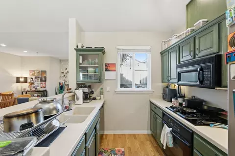 Kitchen - 2309 Palmetto Ave, Pacifica, CA 94044 photo 3 of 7