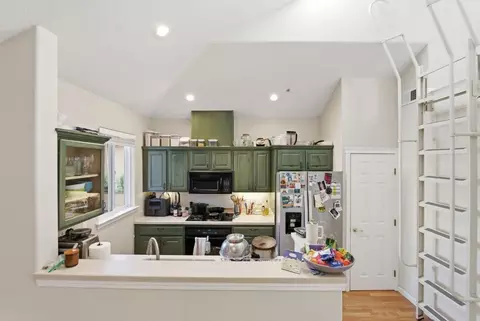Kitchen - 2309 Palmetto Ave, Pacifica, CA 94044 photo 5 of 7