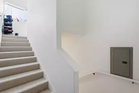 Entry Way - 2309 Palmetto Ave, Pacifica, CA 94044 photo 4 of 7