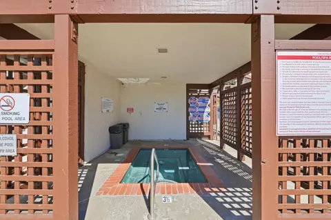 Exterior - 22103 Vista Del Plaza Ln 7, Hayward, CA 94541 photo 6 of 7