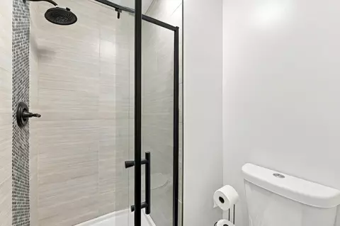 Bath - 22103 Vista Del Plaza Ln 7, Hayward, CA 94541 photo 4 of 4