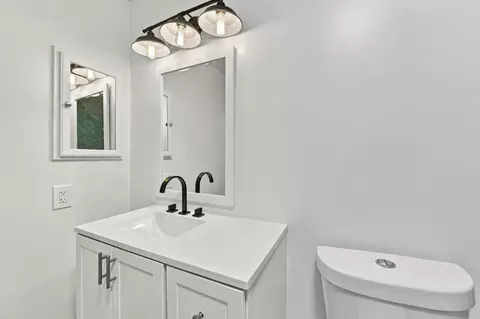 Bath - 22103 Vista Del Plaza Ln 7, Hayward, CA 94541 photo 2 of 4