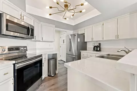 Kitchen - 22103 Vista Del Plaza Ln 7, Hayward, CA 94541 photo 1 of 4