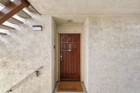 Entry Way - 22103 Vista Del Plaza Ln 7, Hayward, CA 94541 photo 2 of 3