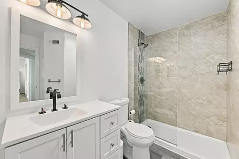 Bath - 22103 Vista Del Plaza Ln 7, Hayward, CA 94541 photo 1 of 4