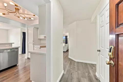 Entry Way - 22103 Vista Del Plaza Ln 7, Hayward, CA 94541 photo 3 of 3