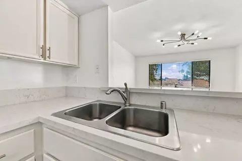 Kitchen - 22103 Vista Del Plaza Ln 7, Hayward, CA 94541 photo 4 of 4