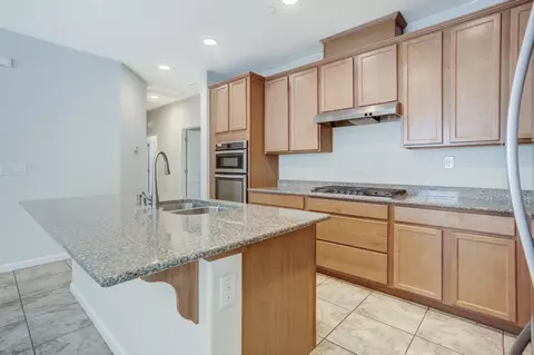Kitchen - 1382 Mill Run Ct, Manteca, CA 95336 photo 3 of 3