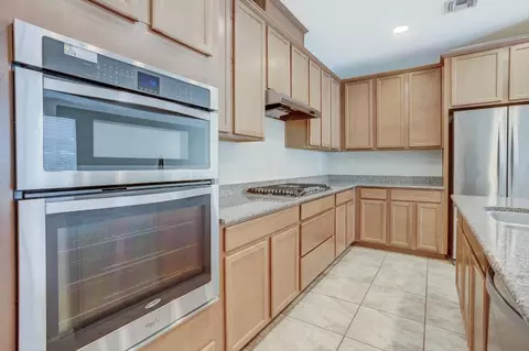 Kitchen - 1382 Mill Run Ct, Manteca, CA 95336 photo 2 of 3