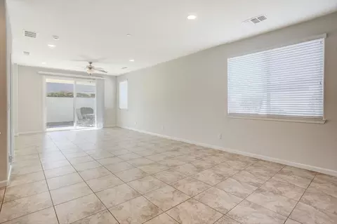 Living - 1382 Mill Run Ct, Manteca, CA 95336 photo 3 of 6