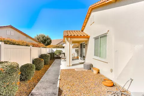 Exterior - 1382 Mill Run Ct, Manteca, CA 95336 photo 4 of 5