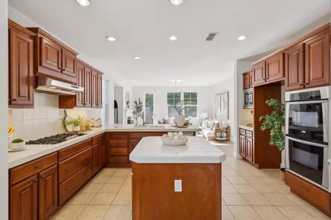Kitchen - 9743 Desert Bloom Pl, Gilroy, CA 95020 photo 3 of 3
