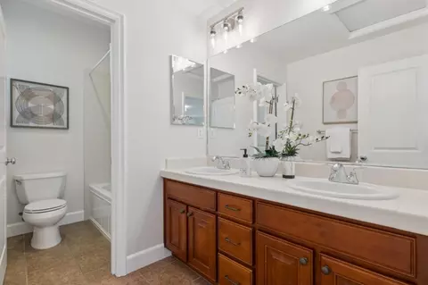 Bath - 9743 Desert Bloom Pl, Gilroy, CA 95020 photo 2 of 3