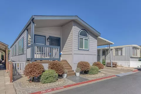 255 E Bolivar St 7, Salinas, CA 93906 photo 2