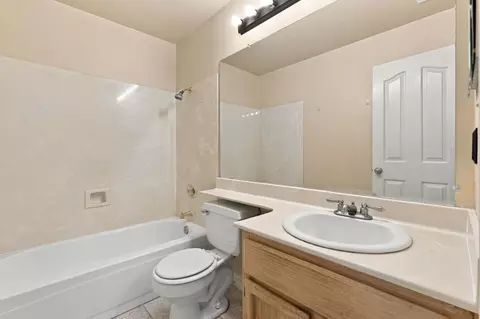 Bath - 4159 Blossom Ct, Oakley, CA 94561 photo 1 of 8