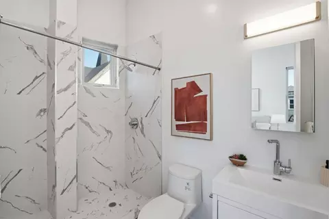 Bath - 1512 8th St, Oakland, CA 94607 photo 3 of 5