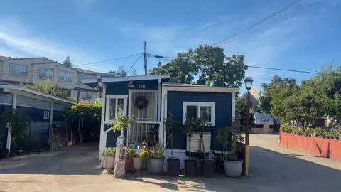 527 Mclaughlin Ave 215, San Jose, CA 95116