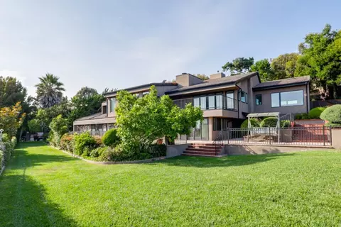 Exterior - 280 Round Hill Rd, Tiburon, CA 94920 photo 2 of 20