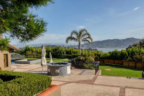 Exterior - 280 Round Hill Rd, Tiburon, CA 94920 photo 8 of 20
