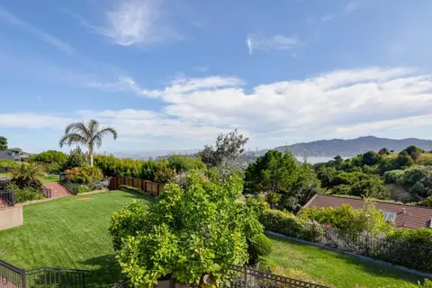 Exterior - 280 Round Hill Rd, Tiburon, CA 94920 photo 14 of 20