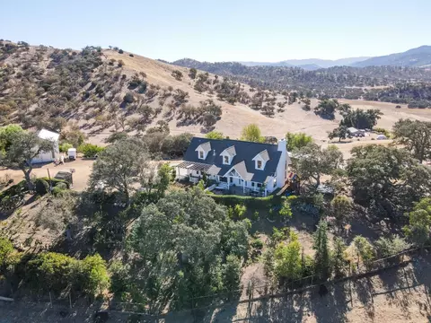 20392 Panoche Rd, Paicines, CA 95043