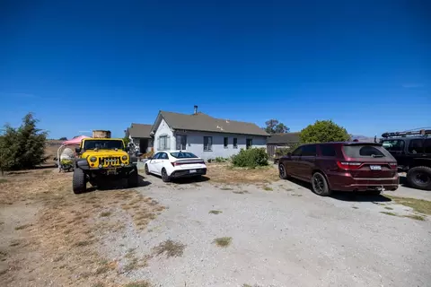 Exterior - 350 Harrison Rd, Salinas, CA 93907 photo 3 of 4