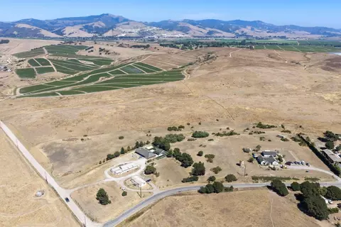 View/Area - 350 Harrison Rd, Salinas, CA 93907 photo 4 of 5