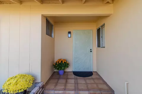 Entry Way - 423 Pueblo Dr, Salinas, CA 93906 photo 1 of 3