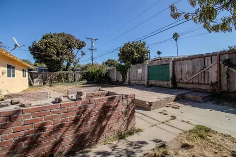 Exterior - 423 Pueblo Dr, Salinas, CA 93906 photo 7 of 12