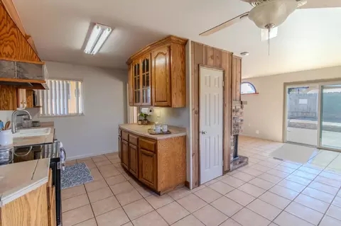 Kitchen - 423 Pueblo Dr, Salinas, CA 93906 photo 1 of 9