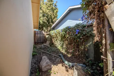 Exterior - 423 Pueblo Dr, Salinas, CA 93906 photo 12 of 12