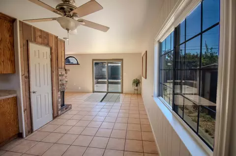 Living - 423 Pueblo Dr, Salinas, CA 93906 photo 5 of 6